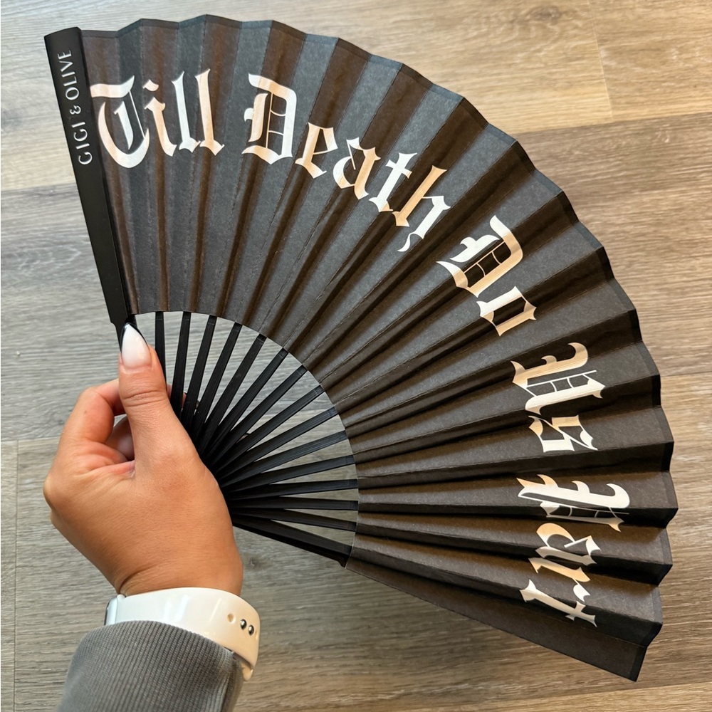 Gigi & Olive XL TILL DEATH DO US PART FAN